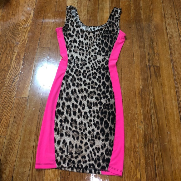 Dresses & Skirts - Cheetah print dress with pink accents